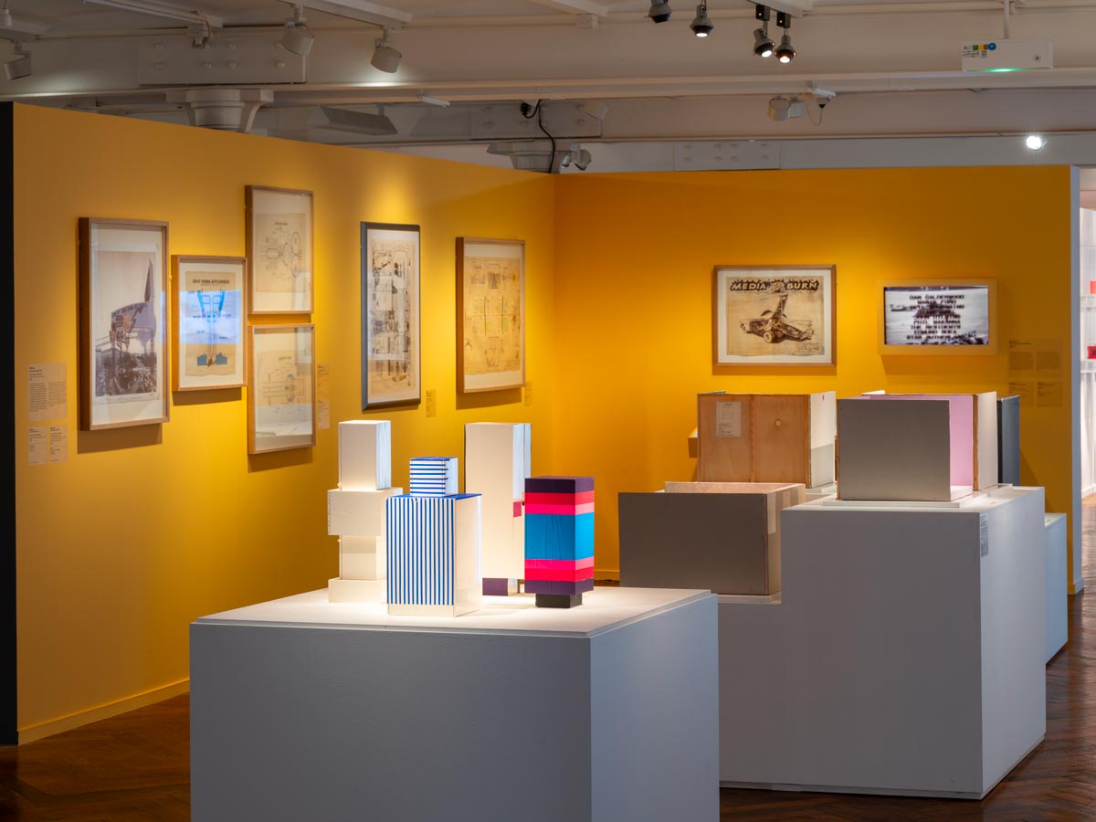 Vue de l'exposition Horizons en mouvement, 2024 - Frac Centre-Val de Loire © Martin Argyroglo